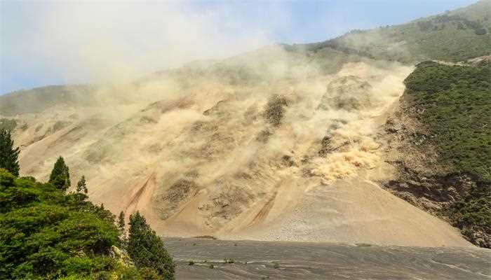 滑坡是地质灾害吗(地质灾害在时间和空间上的分布变化规律)