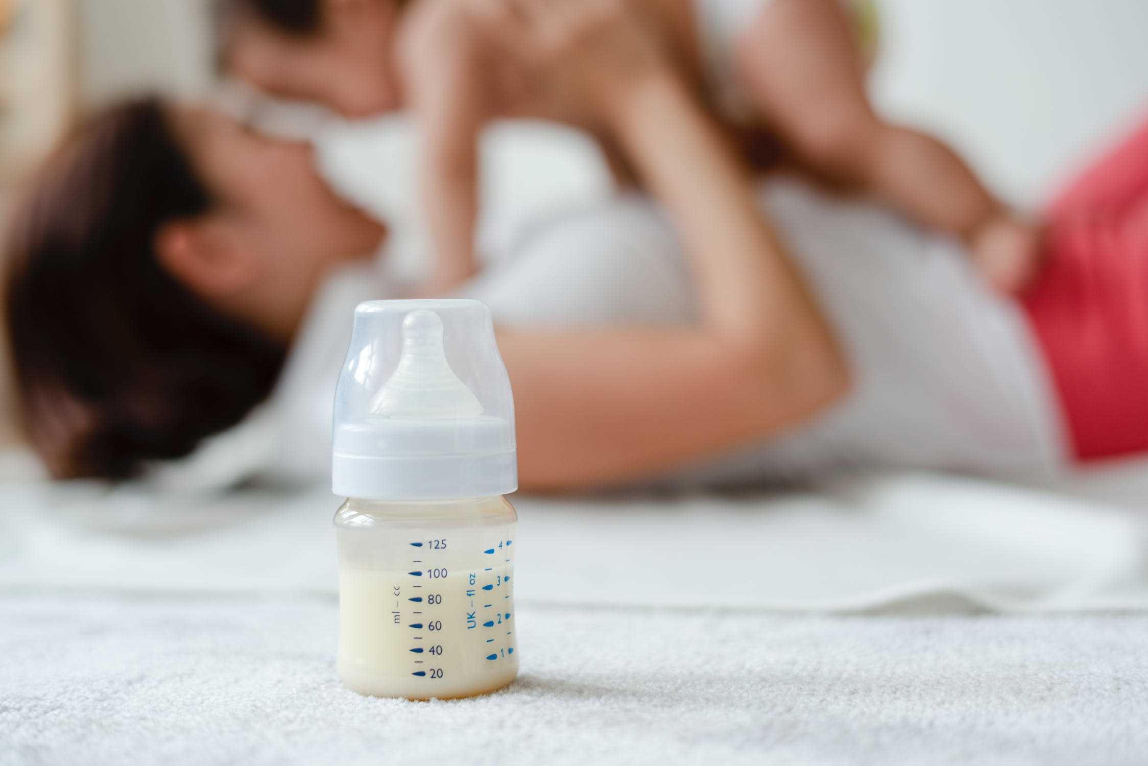 温母乳用多少度水合适(母乳应当用40°C左右的水进行加热)