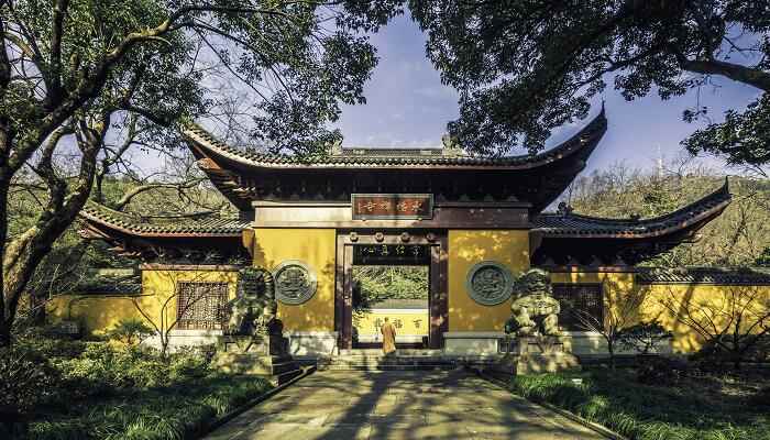 题破山寺后禅院翻译(佛门超拔脱俗的神秘境界)