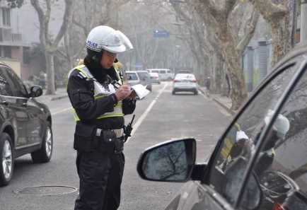 异地违章怎么交罚款？?异地违章怎么查询?(交通违章联网省份)